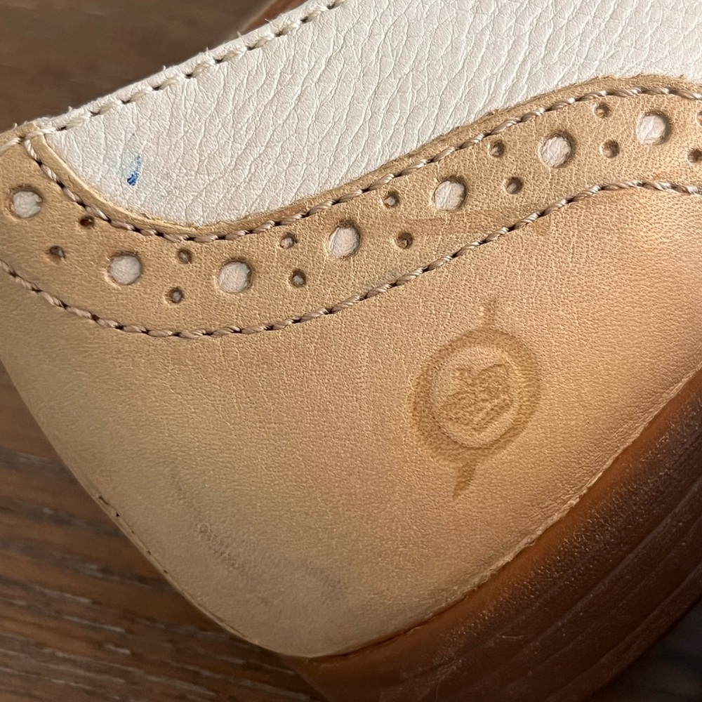 Born Two-Tone Cream and Light Tan Brogue Lace-Up Flats Size 9 - Picture 7 of 13